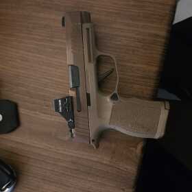 SIG Sauer P365 XL 9mm with Holosun Red D...