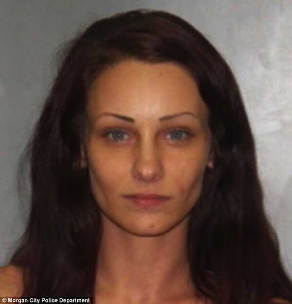 article-2683904-1F77445A00000578-63_634x660