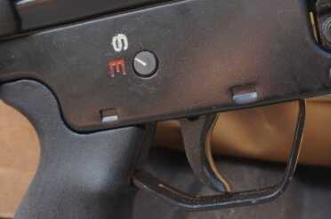 Status of the safety is visible from both sides.