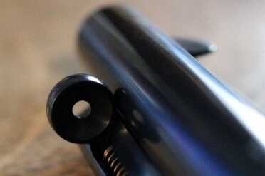 Note the bull's-eye shape of the extractor.