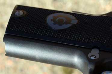 The smooth back straps may allow for easier transitions to the mag release and slide stop.