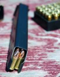 Stag Arms supplies a single 32-round magazine that is good quality.