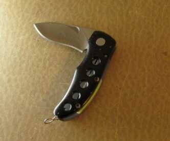 Skeletonized for weight reduction, the Shrimp also has a glow in the dark back spacer.