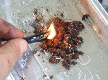 The Duraflame blocks, even when crumbled up, didn't even catch with a direct flame quickly, never mind with sparks. 