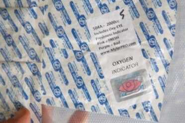 This seller is repackaging 5 packs of 2000cc absorbers and putting in a freshness checker, but there is no telling how long they had the absorbers out of the vacuum when they repackaged them. The manufacturers send them in 10 packs. 