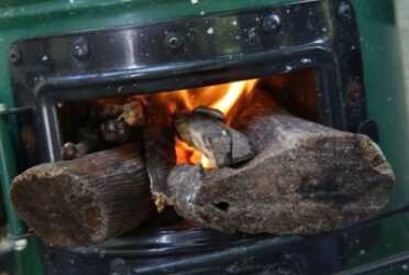 To maintain a measurable charge the Devil Watt needs a raging fire with fresh fuel. 