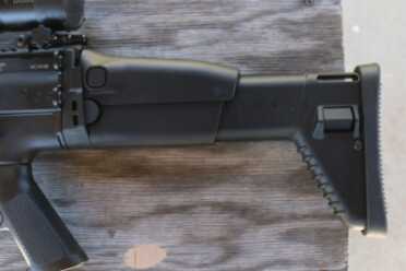 It does have a distinctly plastic feel, which turns off some traditionalists. 