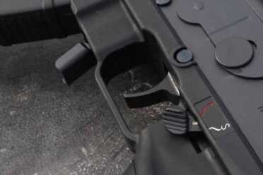 The controls are very easily accessed and much easier to learn than those of the AK.