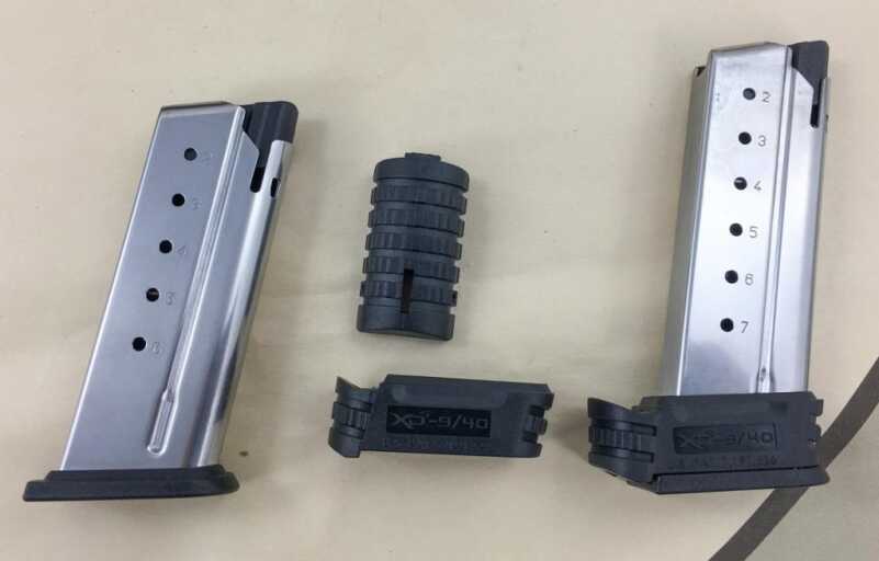We Shoot the New .40 S&W XD-S from Springfield Armory Springfield Armory includes an additional sleeve with the extended magazine that mates perfectly with the second grip size adjustment backstrap.
