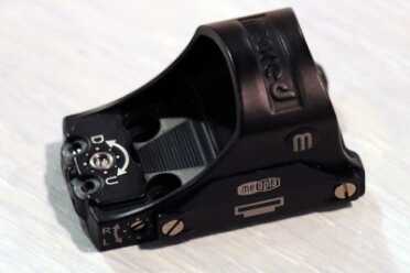 And the battery can be changed without removing the optic from the gun. 