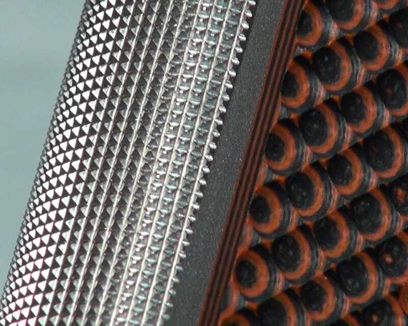 The 25 lpi checkering and the G10 grips keep this gun firmly planted.