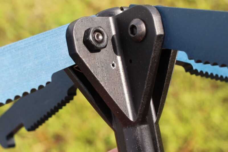 The arms are bolted in.