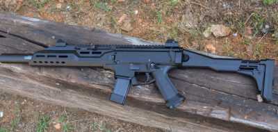 The model tested came with the factory-equipped false suppressor option made by SilencerCo.