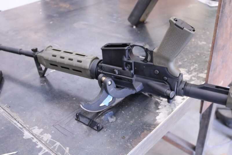 Is It too Easy to Steal an AR from a Police Cruiser?