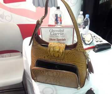 Concealed Carrie Makes Fashionable Purses, Totes, Briefcases for Women - SHOT Show 2018 Concealed Carrie Makes Fashionable Purses, Totes, Briefcases for Women - SHOT Show 2018