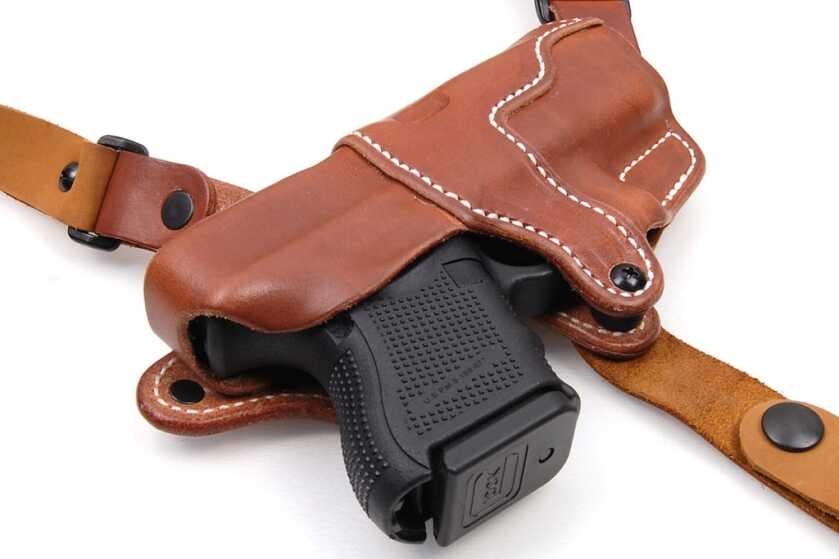 What I Love & Hate About the Diamond D Custom Leather Shoulder Holster