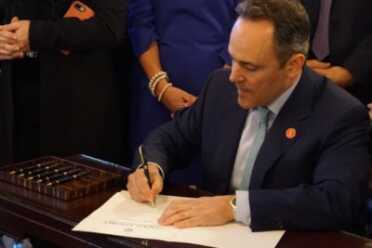Kentucky Becomes 17th Constitutional Carry State with Signature from Governor Kentucky Becomes 17th Constitutional Carry State with Signature from Governor