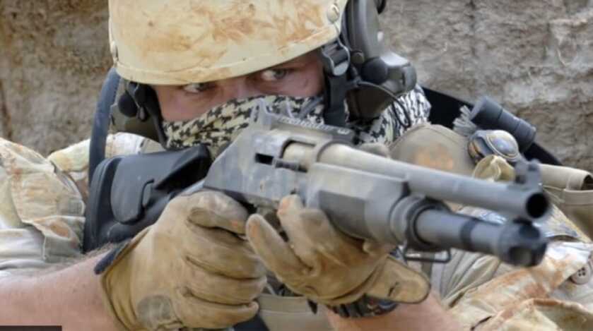 22 SAS and the Benelli M4 Shotgun 22 SAS and the Benelli M4 Shotgun