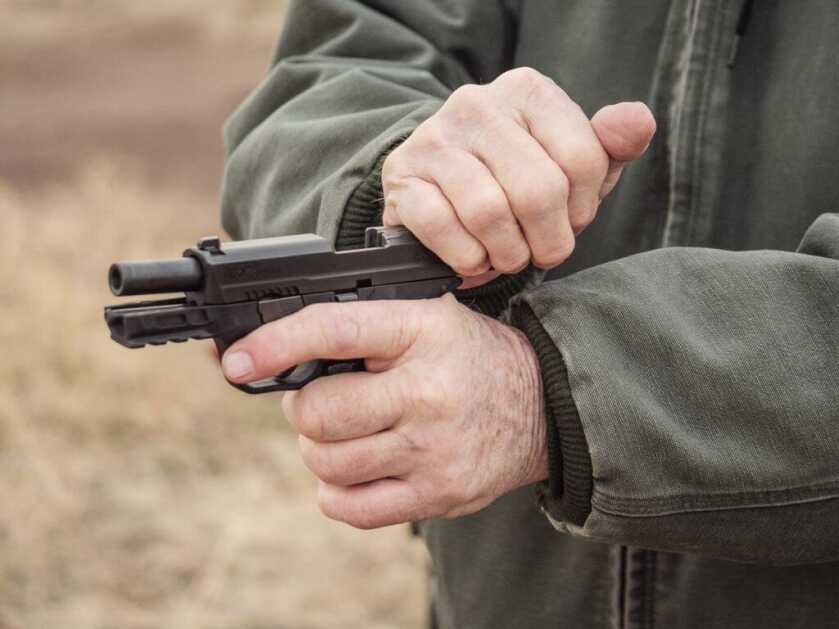 Smith & Wesson M&P 9mm SHIELD EZ - Review Smith & Wesson M&P 9mm SHIELD EZ - Review