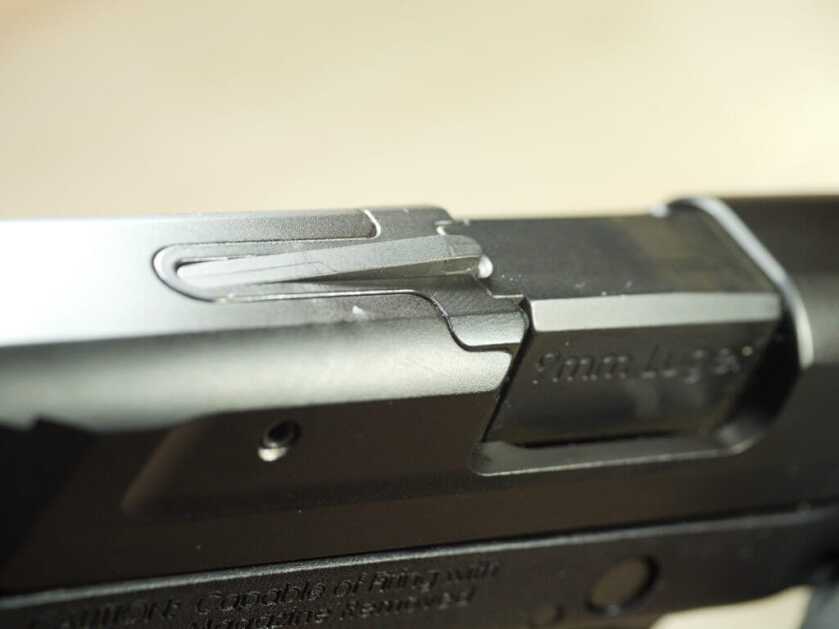 Smith & Wesson M&P 9mm SHIELD EZ - Review Smith & Wesson M&P 9mm SHIELD EZ - Review