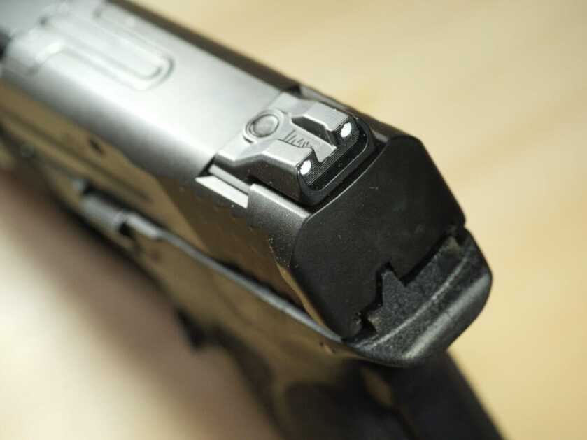 Smith & Wesson M&P 9mm SHIELD EZ - Review Smith & Wesson M&P 9mm SHIELD EZ - Review