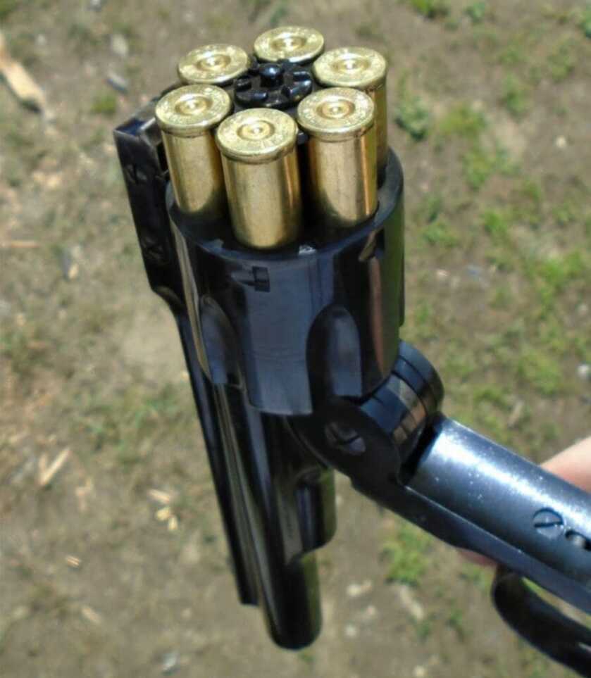 Four Dead Men in Five Seconds Four Dead Men in Five Seconds