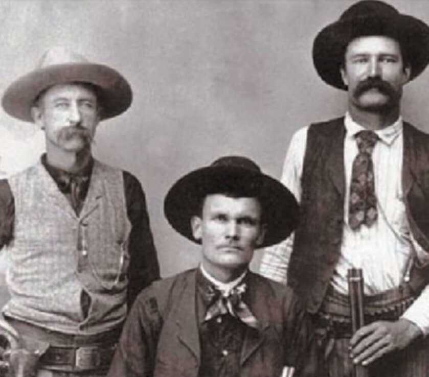 Four Dead Men in Five Seconds Four Dead Men in Five Seconds