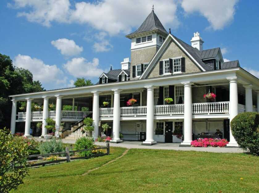 The Siege of Vicksburg, Slavery, and a Freshly-Dug Rose Bed