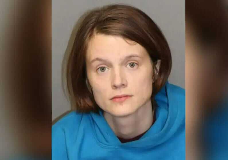 Bare-Naked Lady Wielding Frying Pan Shot By Virginia Homeowner