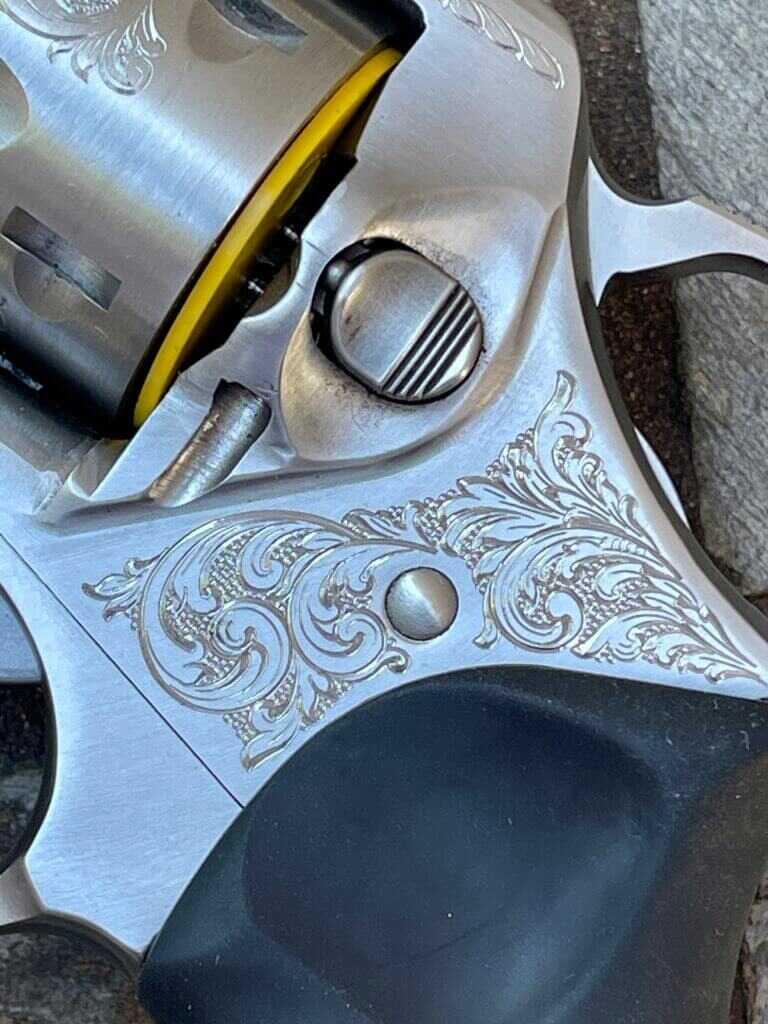 Closeup on the TALO SP101 fine engraving
