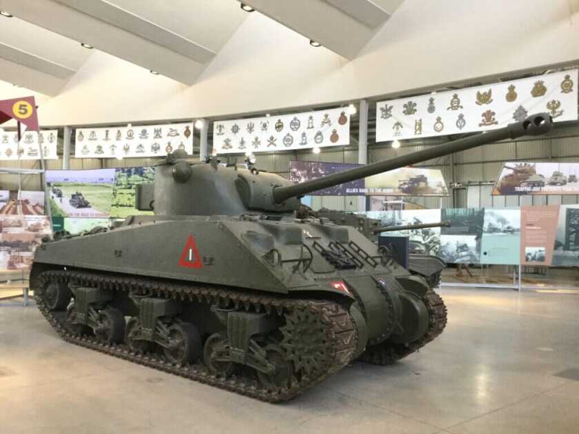 Sherman Firefly with British 17 pounder long barrel, tight-space challenges