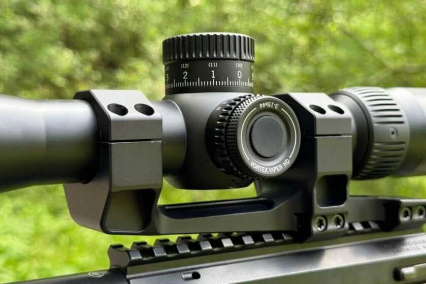 The buttons and adjustment turrets on the Viper HD 3-15