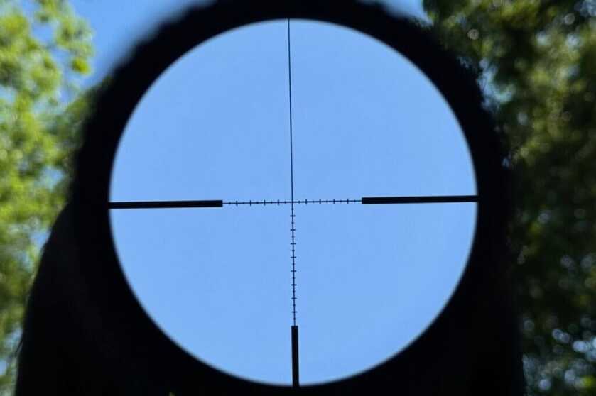 Looking at the blue sky through a VMR-3 reticle