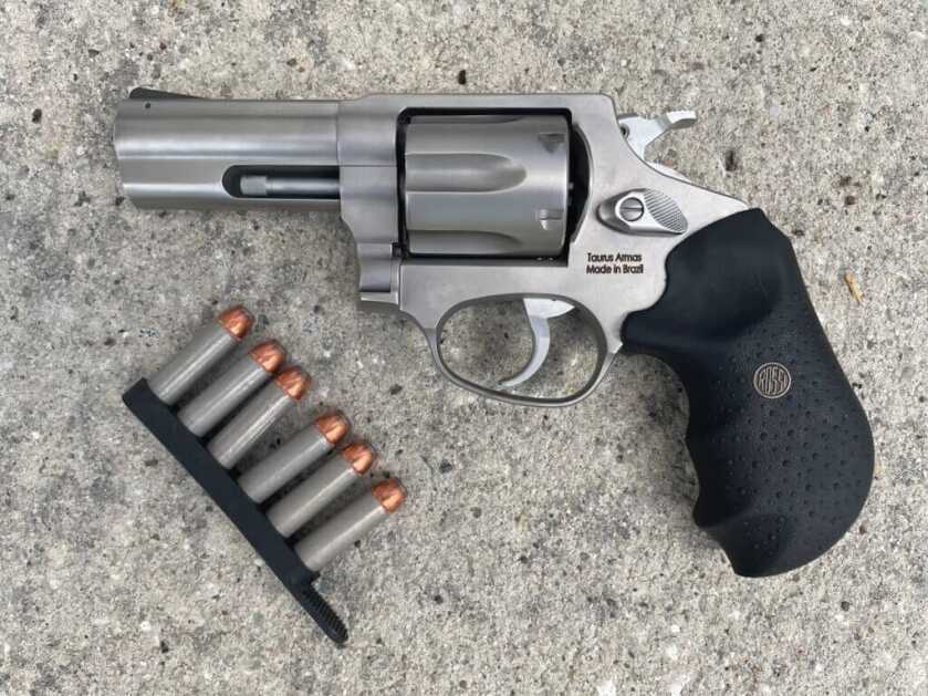 Rossi RP63 with six bullets 