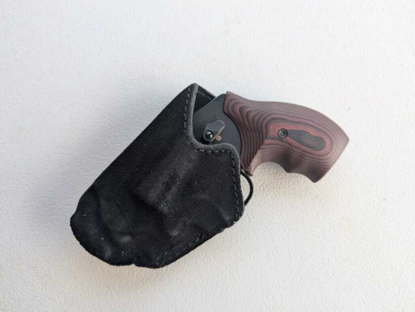 Safariland Model 25 holster with S&W 432 UC pocket carry example for concealed carry revolver