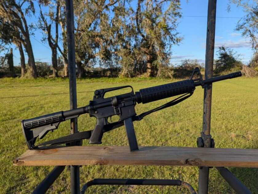 Lar-9 rifle profile with magazine and sling 