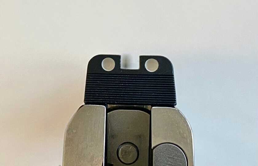 Rear sight dots on handgun