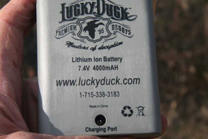 Lucky Duck XHDi 7.4-volt 4000 mAh lithium-ion battery pack for spinning wing decoy