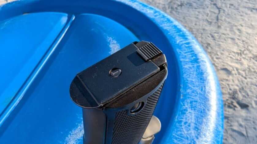 Heel magazine release