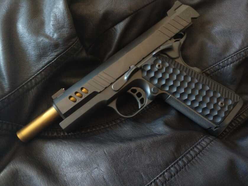 nighthawk handgun