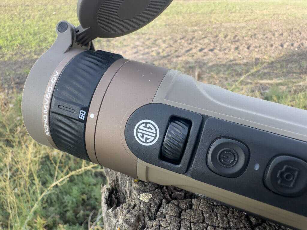 Close-up of SIG Echo MV50-DV dual-view objective ring set to 25mm for a wide field of view