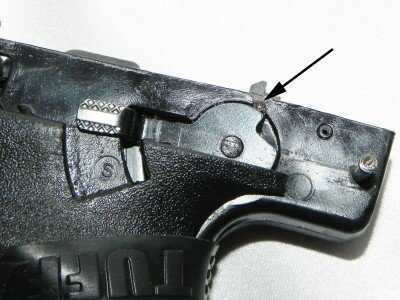 DSCN9801 In the “safe” position, the safety lever prevents the sear from lowering and releasing the firing pin.