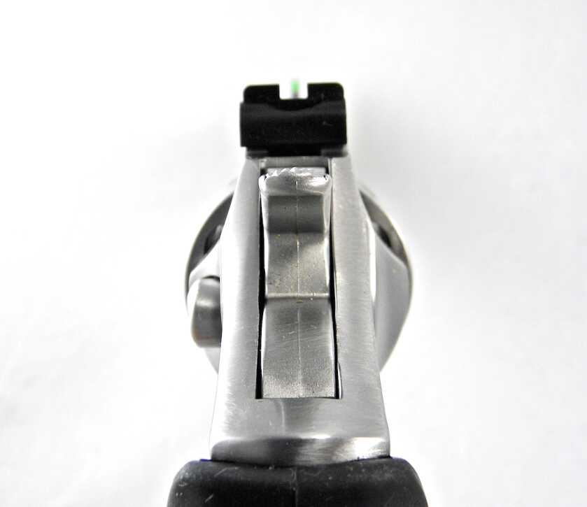 Green fiber optic front sight and adjustable rear sight on a Ruger SP101 in .327 Federal Magnum