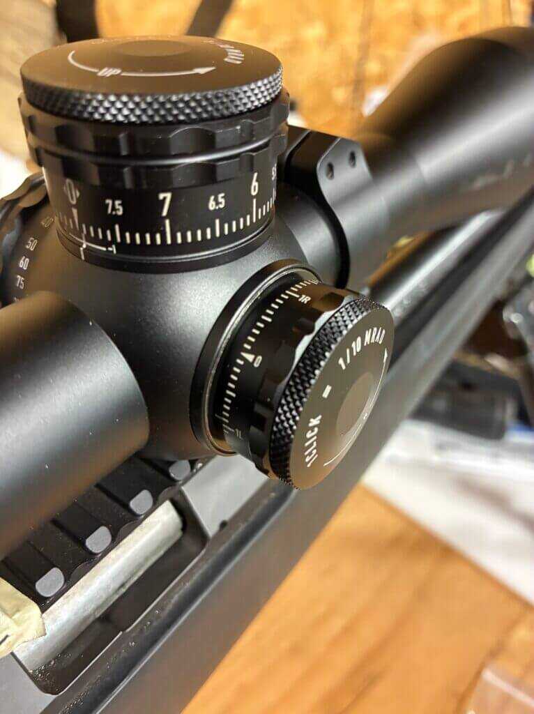 Element Helix Gen 2 windage cap removed with included thread protector
