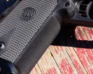 The fine polymer checkering provides excellent grip.