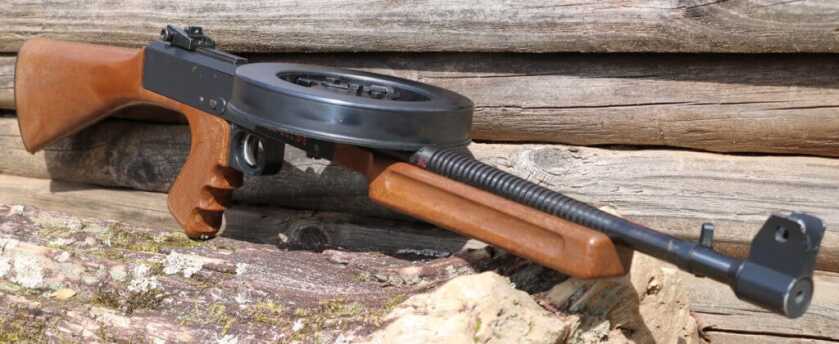 Two Criminals and The American 180 Submachine Gun: 1,200 RPM Rimfire Ripper Two Criminals and The American 180 Submachine Gun: 1,200 RPM Rimfire Ripper