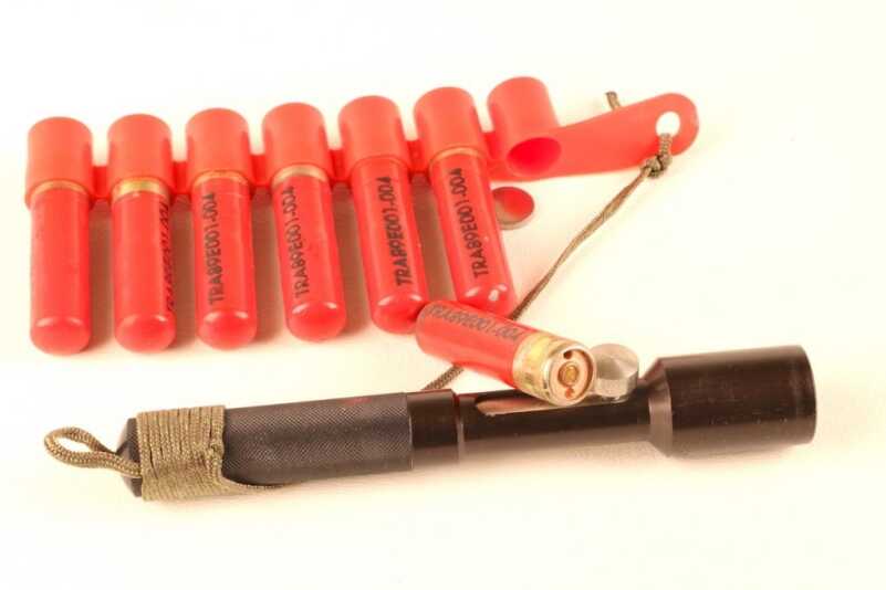 The A/P25S-5AFoliage-Penetrating Gyrojet Signal Kit: The Failed Buck Rogers Rocket Gun Finds a Viable Mission The A/P25S-5AFoliage-Penetrating Gyrojet Signal Kit: The Failed Buck Rogers Rocket Gun Finds a Viable Mission