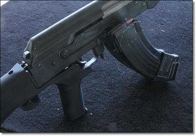 SlideFire SSAR-15-SBS and SSAK47-XRS