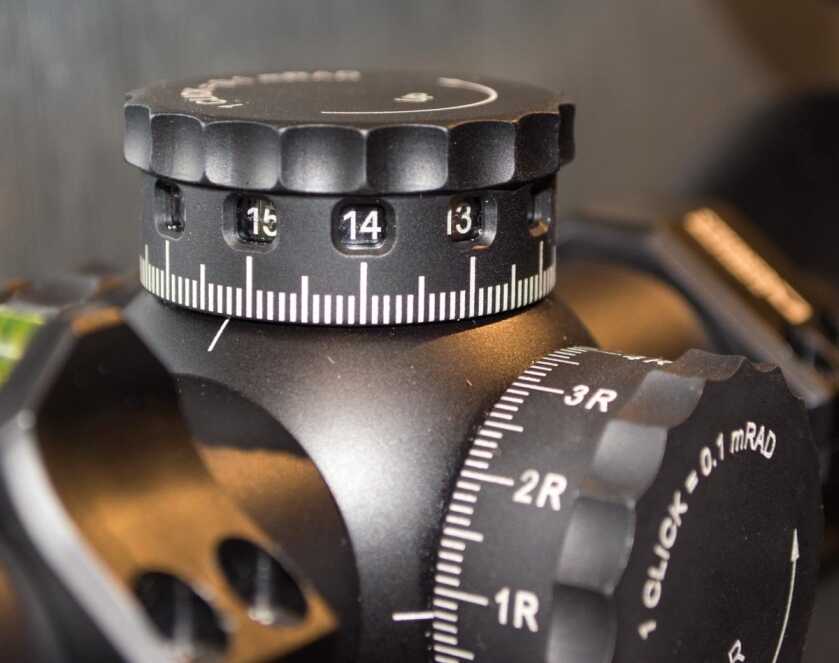 Steiner rifle scope with turrets that adjust in 0.1 milliradian increments