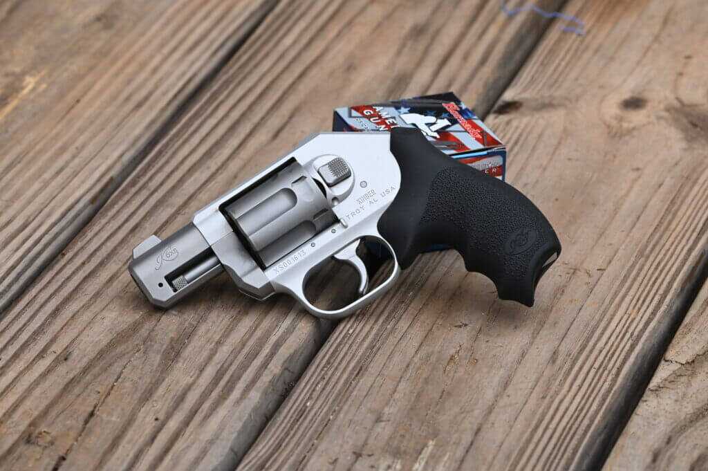 Kimber K6xs snub nose revolver with Federal Punch 38 Special ammo